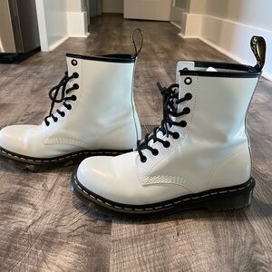 Size 9 Women Dr Martens